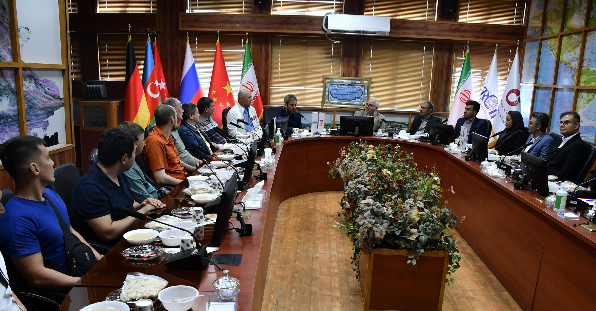 توسعه تعاملات بین المللی ایران و قزاقستان در حوزه اکتشاف و فراوری